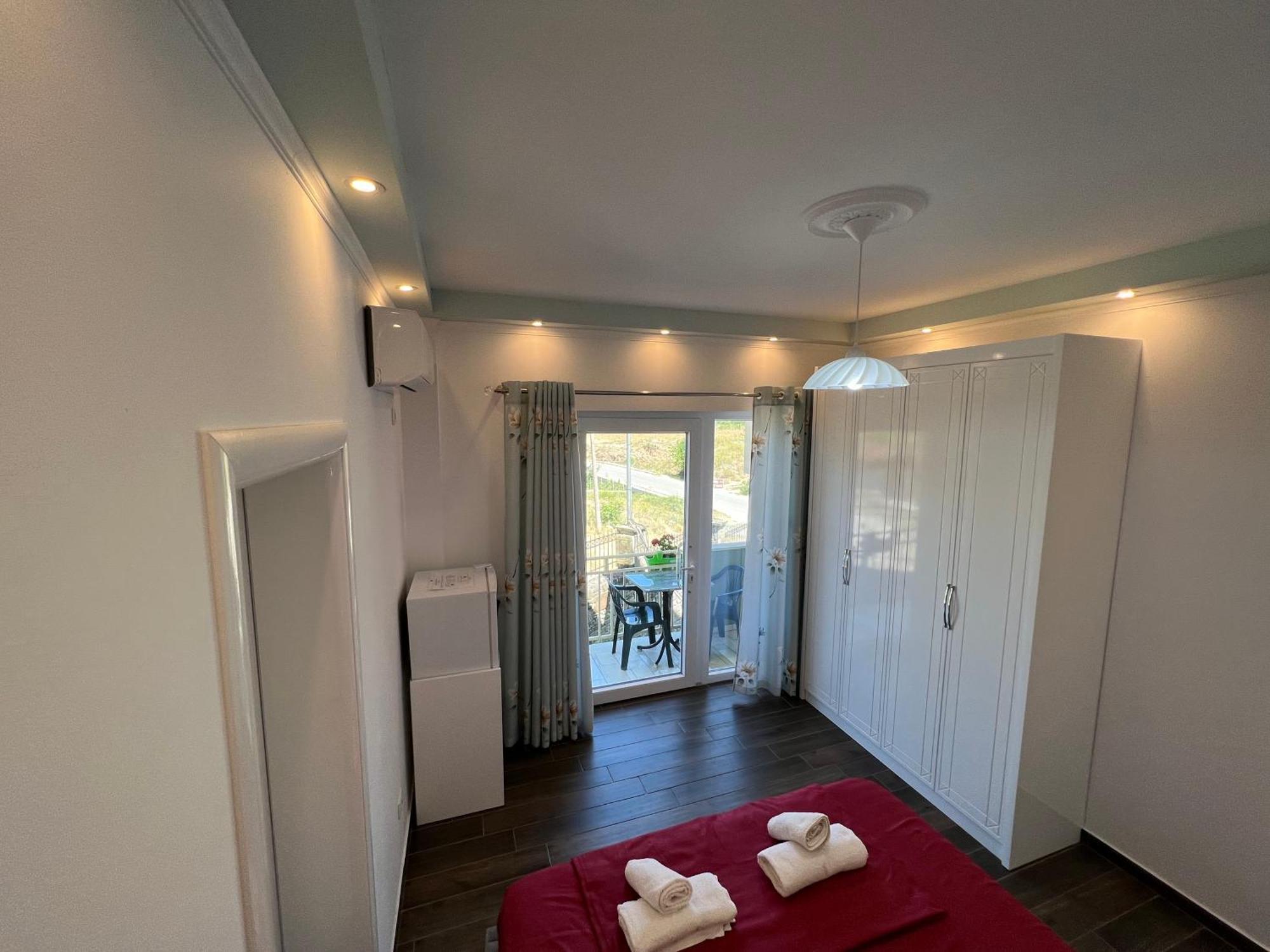 Adriatik Guesthouse เปอร์เมต ภายนอก รูปภาพ