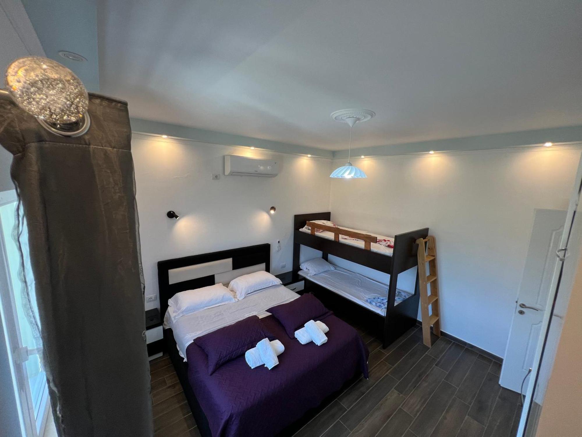 Adriatik Guesthouse เปอร์เมต ภายนอก รูปภาพ
