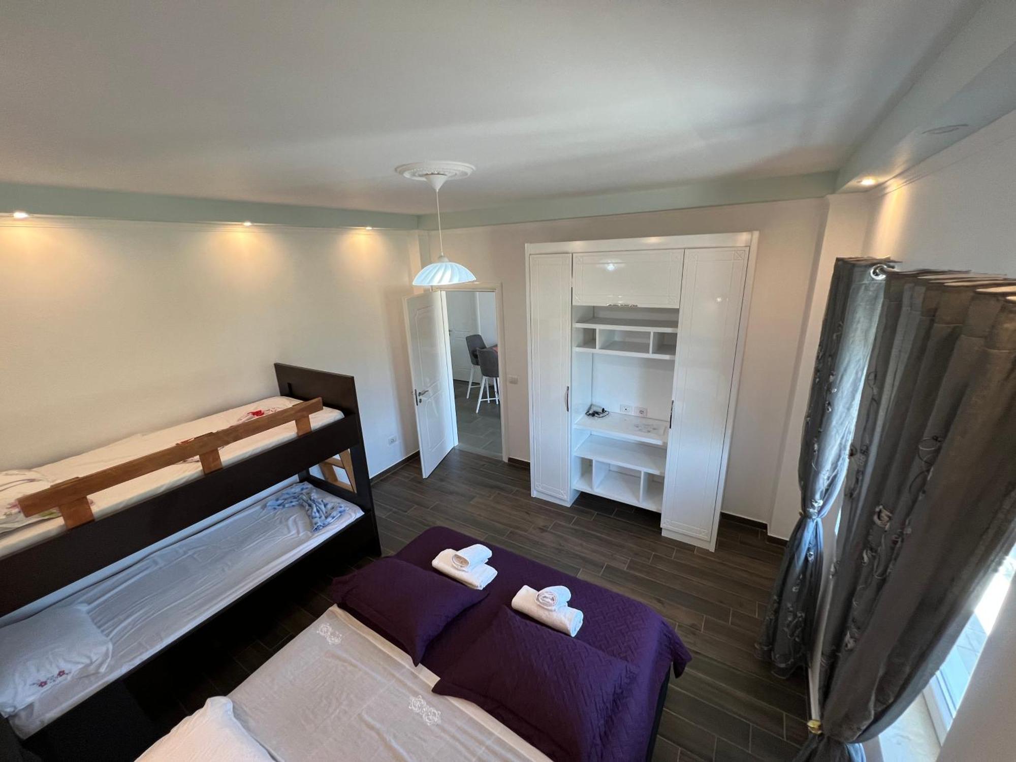 Adriatik Guesthouse เปอร์เมต ภายนอก รูปภาพ
