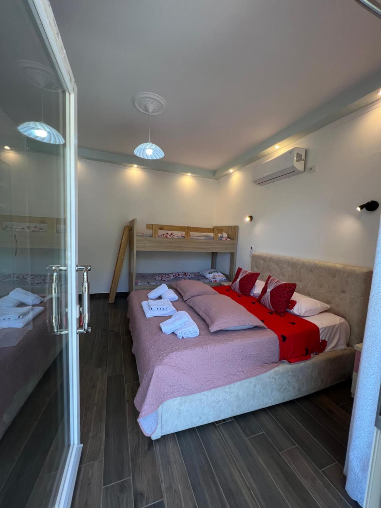 Adriatik Guesthouse เปอร์เมต ภายนอก รูปภาพ